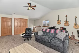 910 Century Wy, Racine, WI 53406 - Photo 13