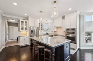 N49W18765 Emerald Hills Dr, Menomonee Falls, WI 53051 - Photo 5