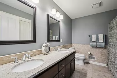 N49W18765  Emerald Hills Dr, Menomonee Falls, WI 53051 - Photo 37