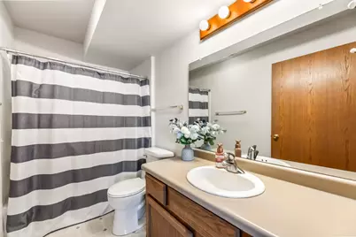 1055  Quinlan Dr #C, Pewaukee, WI 53072 - Photo 11