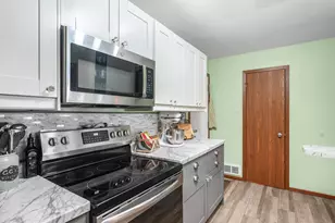 940 Prairie Dr, Racine, WI 53406 - Photo 15