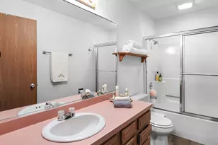 940 Prairie Dr, Racine, WI 53406 - Photo 23