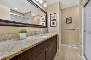 10327 N Savannah Ct, Mequon, WI 53092 - Photo 17