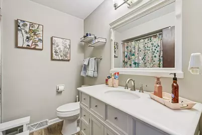 395 E Oak Ln, Oak Creek, WI 53154 - Photo 11