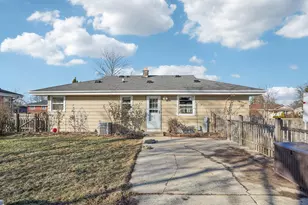 395 E Oak Ln, Oak Creek, WI 53154 - Photo 33