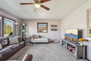 395 E Oak Ln, Oak Creek, WI 53154 - Photo 3