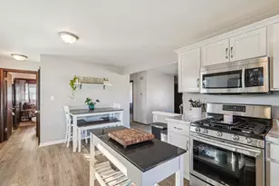 395 E Oak Ln, Oak Creek, WI 53154 - Photo 9