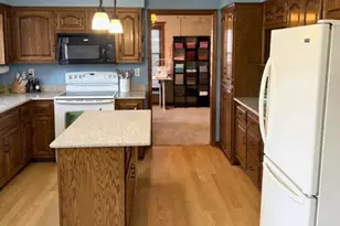 3262 Calais Ct, Allouez, WI 54301 - Photo 7