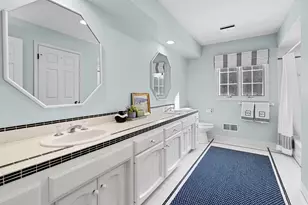 10022 N Miller Ct, Mequon, WI 53092 - Photo 23