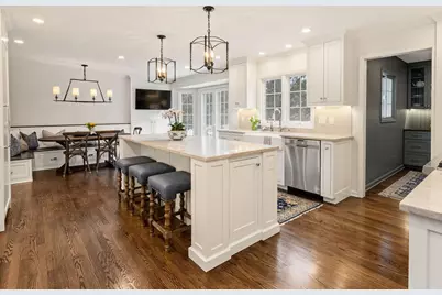 10022 N Miller Ct, Mequon, WI 53092 - Photo 9