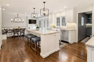 10022 N Miller Ct, Mequon, WI 53092 - Photo 9