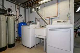 225 W Alta Loma Cir, Thiensville, WI 53092 - Photo 21