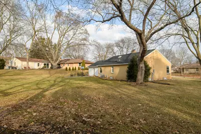 225 W Alta Loma Cir, Thiensville, WI 53092 - Photo 25