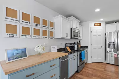 3850  Strawberry Glen Dr, Jackson, WI 53012 - Photo 11