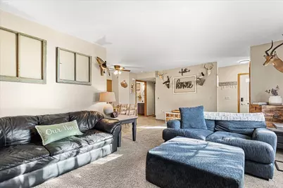 359  Minz Park Cir #4, West Bend, WI 53095 - Photo 5