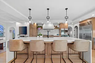 7032 N Barnett Ln, Fox Point, WI 53217 - Photo 15