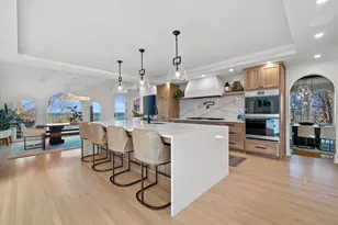 7032 N Barnett Ln, Fox Point, WI 53217 - Photo 11