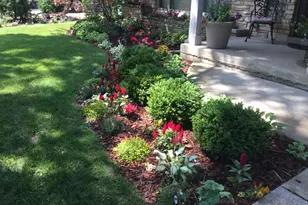 8307 N Greenvale Rd, Fox Point, WI 53217 - Photo 9