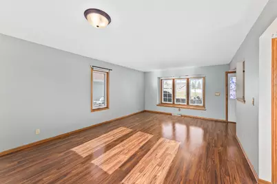 621 E Mary Ln, Oak Creek, WI 53154 - Photo 7