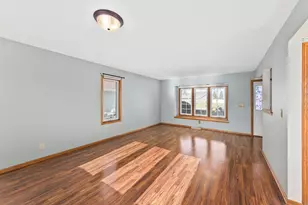 621 E Mary Ln, Oak Creek, WI 53154 - Photo 7