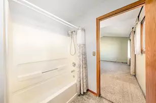 621 E Mary Ln, Oak Creek, WI 53154 - Photo 27