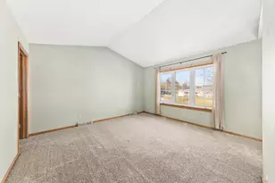 621 E Mary Ln, Oak Creek, WI 53154 - Photo 21