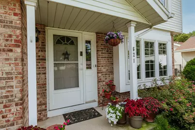 621 E Mary Ln, Oak Creek, WI 53154 - Photo 3