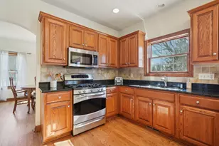 6435 River Pointe Dr, Franklin, WI 53132 - Photo 9