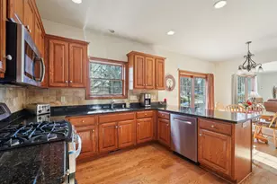 6435 River Pointe Dr, Franklin, WI 53132 - Photo 11