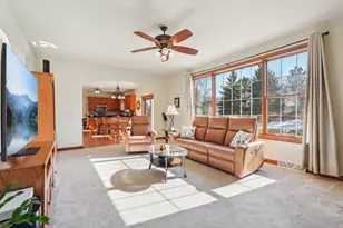 6435 River Pointe Dr, Franklin, WI 53132 - Photo 7