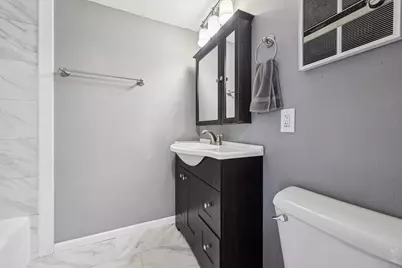 1409 N Prospect Ave #302, Milwaukee, WI 53202 - Photo 11