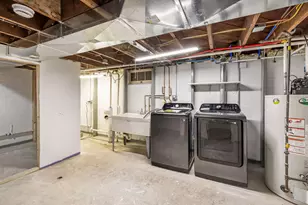 N76W14092 Appleton Ave, Menomonee Falls, WI 53051 - Photo 25