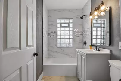 3815 N Vel R Phillips Ave, Milwaukee, WI 53212 - Photo 25