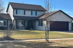 511 Small Farm Rd, Mukwonago, WI 53149 - Photo 1