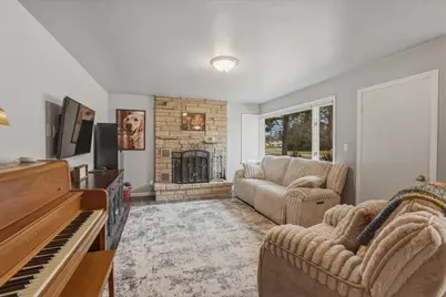 W379N5787  Meadowview Rd, Oconomowoc, WI 53066 - Photo 9