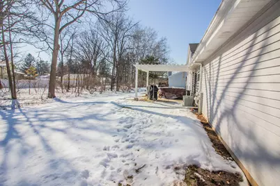 2087  Lake View Dr, Hartford, WI 53027 - Photo 43