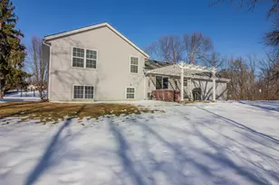 2087 Lake View Dr, Hartford, WI 53027 - Photo 27