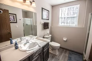 2087 Lake View Dr, Hartford, WI 53027 - Photo 25