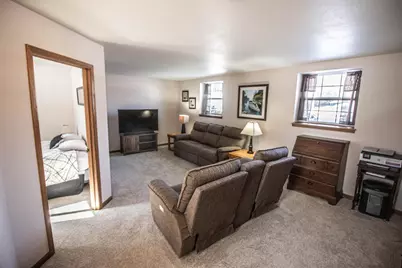 2087  Lake View Dr, Hartford, WI 53027 - Photo 9