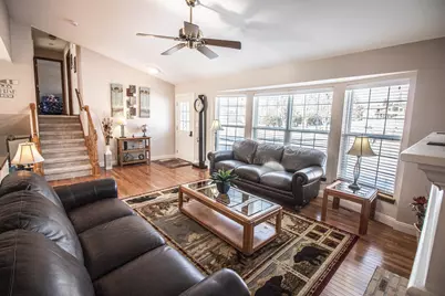 2087  Lake View Dr, Hartford, WI 53027 - Photo 17