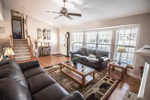 2087 Lake View Dr, Hartford, WI 53027 - Photo 17