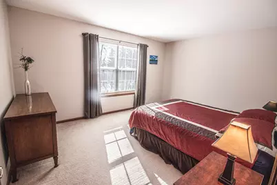 2087  Lake View Dr, Hartford, WI 53027 - Photo 11