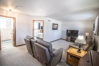 2087  Lake View Dr, Hartford, WI 53027 - Photo 19
