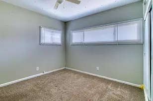 405 W Sugar Ln, Glendale, WI 53217 - Photo 25