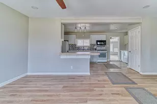 405 W Sugar Ln, Glendale, WI 53217 - Photo 3