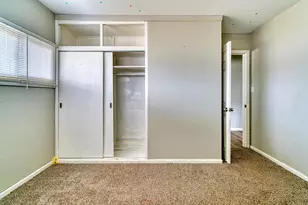 405 W Sugar Ln, Glendale, WI 53217 - Photo 27