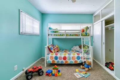 405 W Sugar Ln, Glendale, WI 53217 - Photo 23