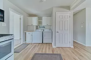 405 W Sugar Ln, Glendale, WI 53217 - Photo 9