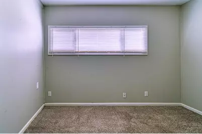 405 W Sugar Ln, Glendale, WI 53217 - Photo 23