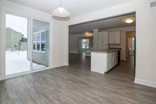 423 Clairmont Ct, Williams Bay, WI 53191 - Photo 15